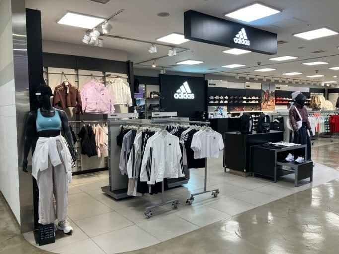 Adidas - Lotte Outlets Goyang Terminal Branch [Tax Refund Shop] (아디다스 롯데아울렛 고양터미널점)