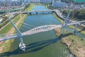 양산천 구름다리