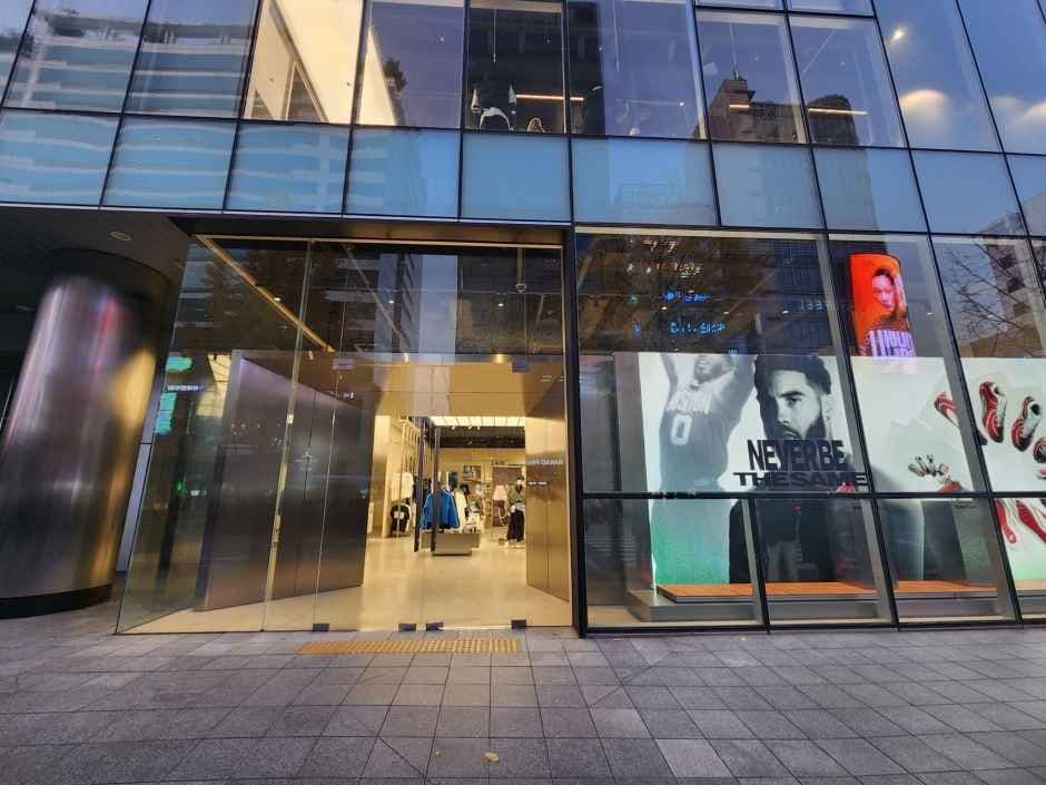 Jordan World of Flight Seoul Hongdae [Tax Refund Shop](조던 월드 오브 플라이트 서울 홍대)