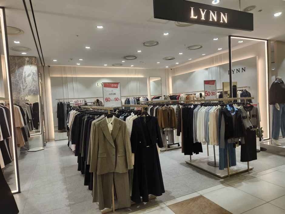 Lynn - Mario Outlet Building 1 Branch [Tax Refund Shop] (린 마리오아울렛 1관점)