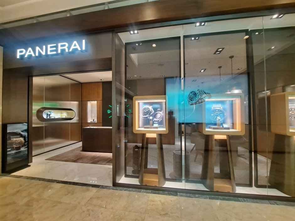 Panerai - LOTTE Department Store Myeongdong Avenuel Branch [Tax Refund Shop](파네라이 롯데백화점 본점 에비뉴엘)