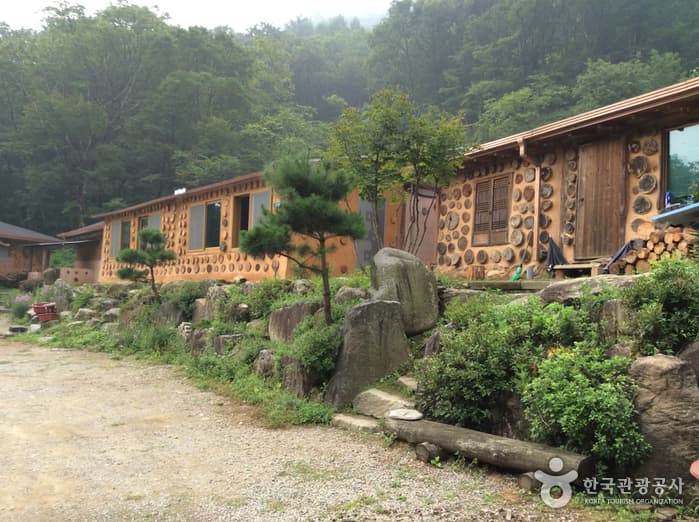 만산고을펜션(구 만산수목원펜션)