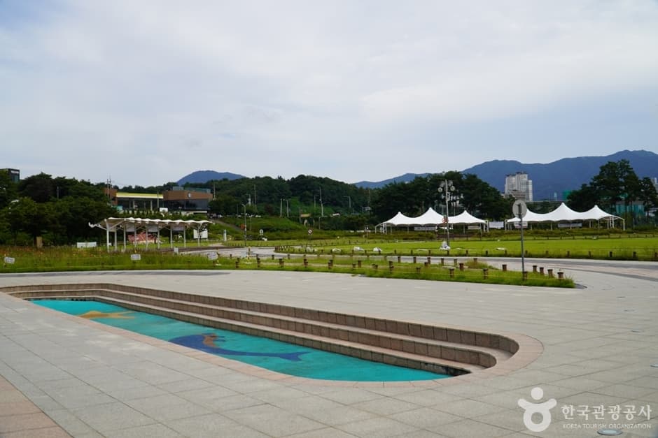 한강시민공원삼패지구물놀이장