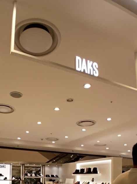 Daks Shoes - Lotte Outlets Seoul Station Branch [Tax Refund Shop](닥스구두 롯데아울렛 서울역점)