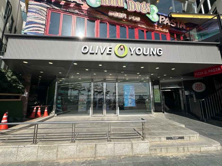 Olive Young - Gwangan Beach Branch [Tax Refund Shop](올리브영 광안비치점)
