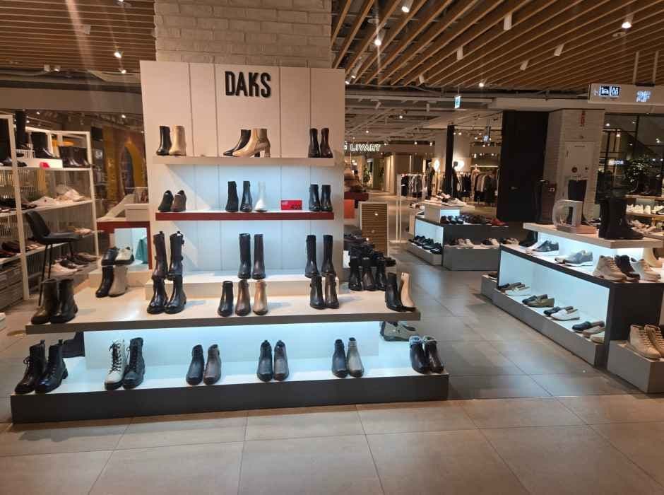 Daks Shoes - Hyundai Outlet Garden Five Branch [Tax Refund Shop] (닥스구두 현대아울렛 가든파이브점)
