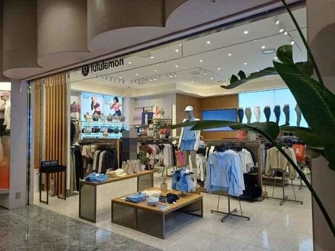 lululemon - Hyundai Department Store Mokdong Branch [Tax Refund Shop] (룰루레몬 현대백화점 목동점)