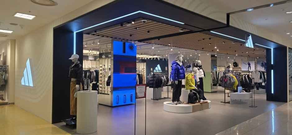 Adidas - Shinsegae Masan Branch [Tax Refund Shop](아디다스 신세계백화점 마산점)