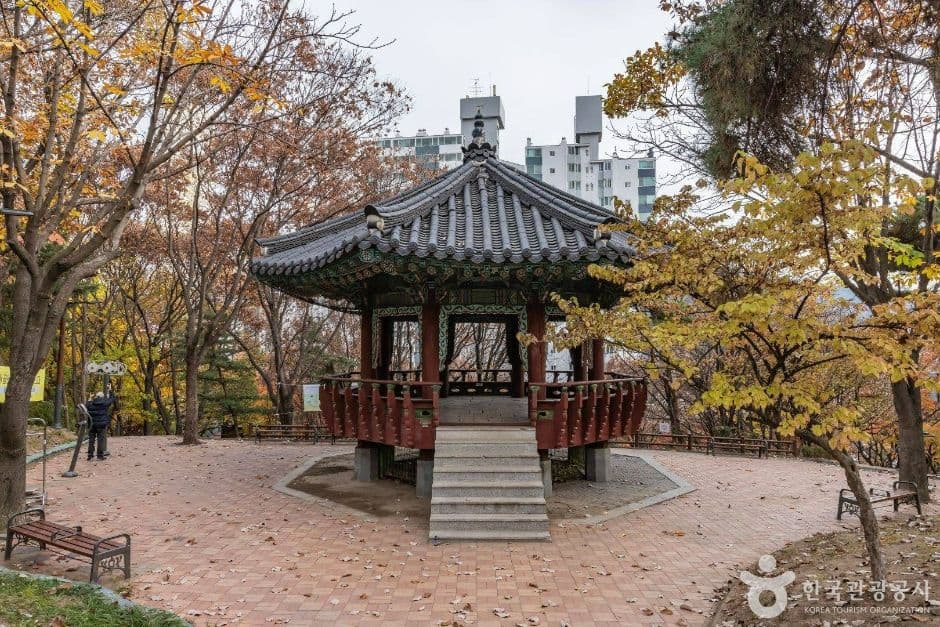 산기슭공원