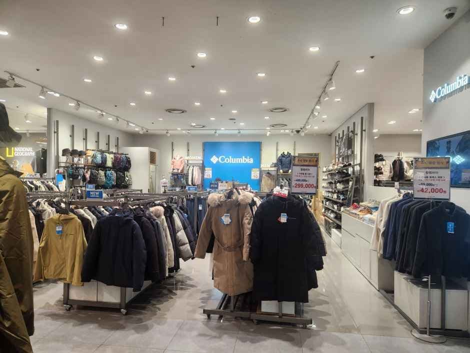 Columbia - Mario Outlet Building 2 Branch [Tax Refund Shop] (컬럼비아 마리오아울렛 2관점)