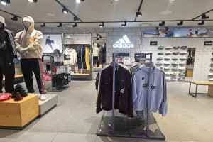 Adidas - Lotte Department Store Ansan Branch [Tax Refund Shop](아디다스 롯데백화점 안산점)