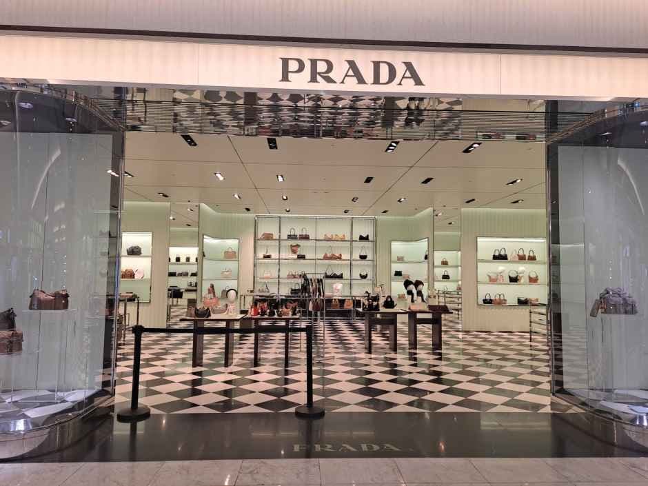 Prada - Shinsegae Department Store Uijeongbu Branch [Tax Refund Shop](프라다 신세계백화점 의정부점)