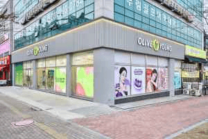 Olive Young - Suwon Homaesil Branch [Tax Refund Shop](올리브영 수원호매실점)