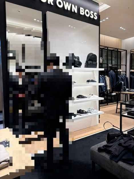 HUGO BOSS - Shinsegae Art & Science Branch [Tax Refund Shop] (휴고보스 대전신세계 Art&Science점)