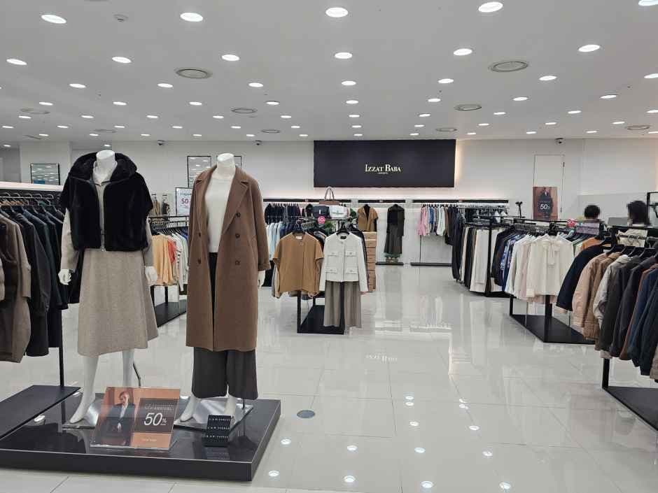 Izzat Baba - MODA Outlet Incheon Branch [Tax Refund Shop]  (아이잗바바 모다아울렛 인천점)(아이잗바바 모다아울렛 인천점)