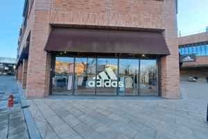 Adidas - LOTTE Premium Outlets Paju Branch [Tax Refund Shop] (아디다스 롯데프리미엄아울렛 파주점)