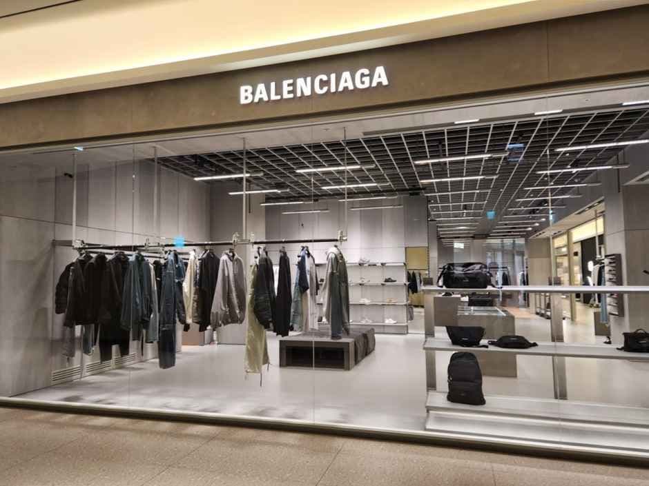 Balenciaga - Time Villas Suwon Branch [Tax Refund Shop] (발렌시아가 타임빌라스 수원점)