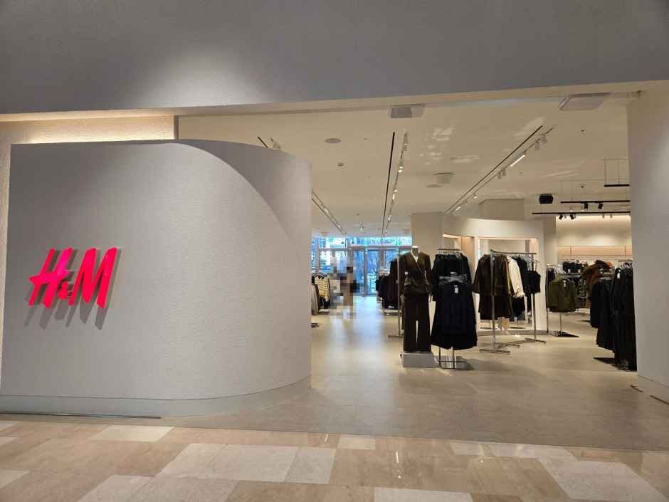 H&M - Lotte World Mall  [Tax Refund Shop](H&M 롯데월드몰점)