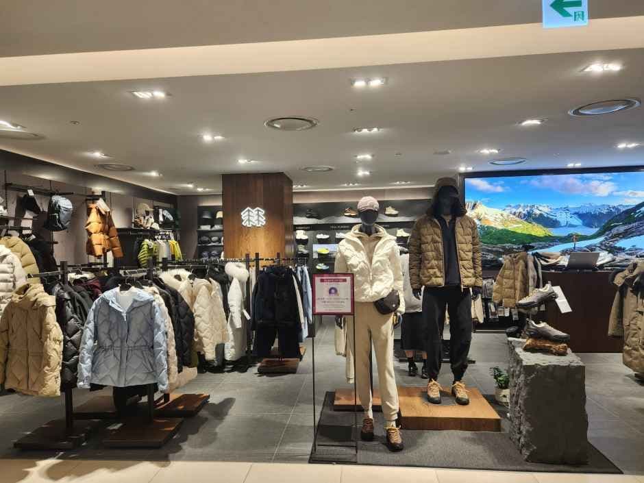 Kolon Sport - Shinsegae Department Store Times Square Branch [Tax Refund Shop](코오롱스포츠 신세계백화점 타임스퀘어점)
