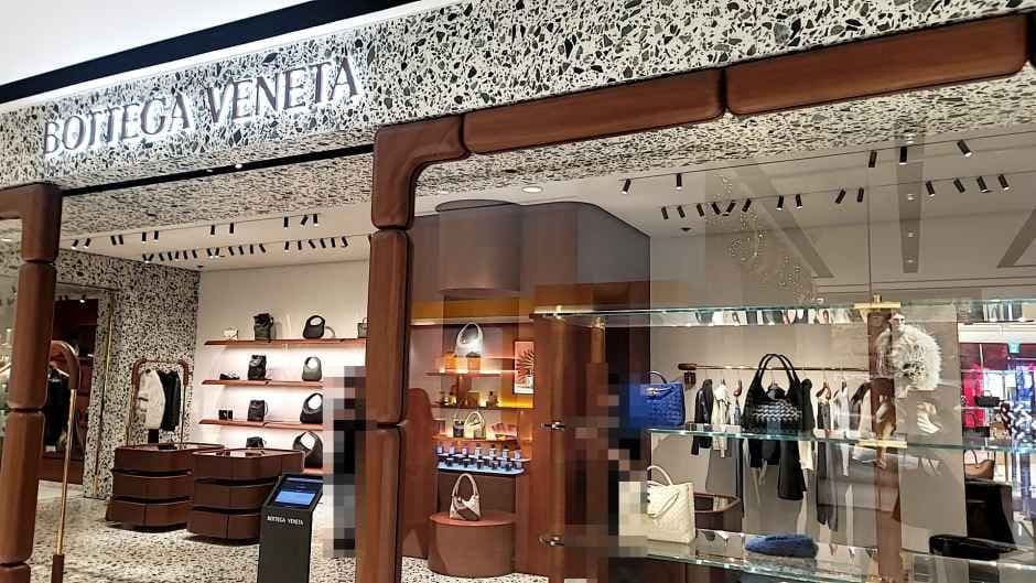 Bottega Veneta Men - Galleria Department Store Luxury Hall West [Tax Refund Shop](보테가베네타 갤러리아백화점 명품관 WEST점)