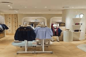 Fendi - Lotte Department Store Main Branch [Tax Refund Shop] (펜디 롯데백화점 본점)