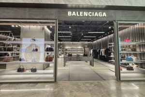 Balenciaga - Shinsegae Department Store South City Branch [Tax Refund Shop](발렌시아가 신세계백화점 사우스시티점)