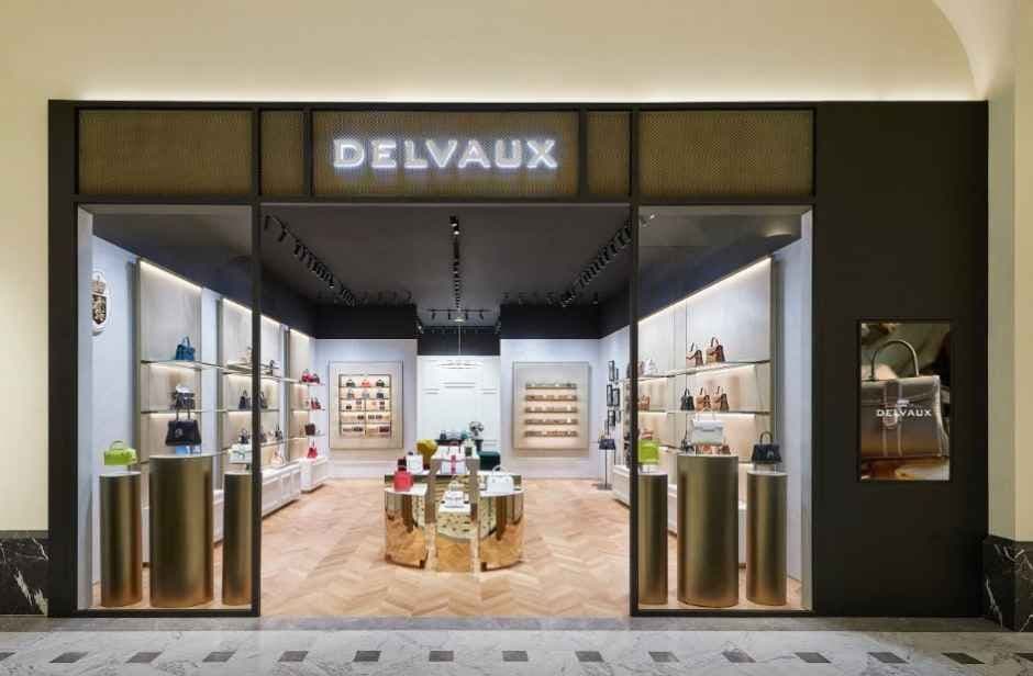 Delvaux - Shinsegae Art & Science Branch [Tax Refund Shop] (델보 대전신세계 Art&Science점)