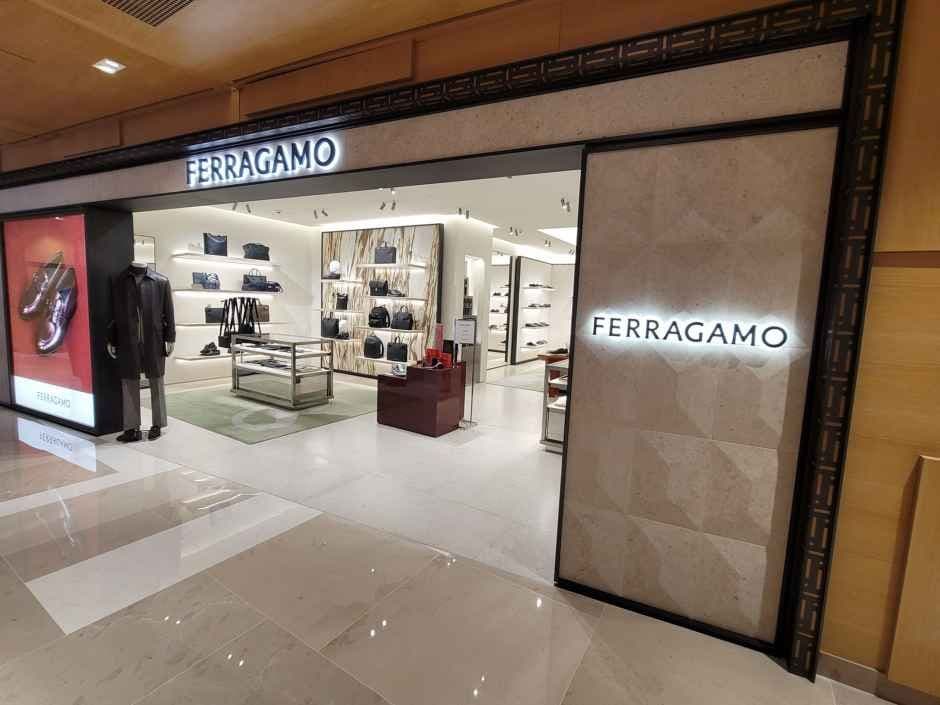 Ferragamo Men - Shinsegae Department Store Gangnam Branch [Tax Refund Shop](페라가모남성 신세계백화점 강남점)