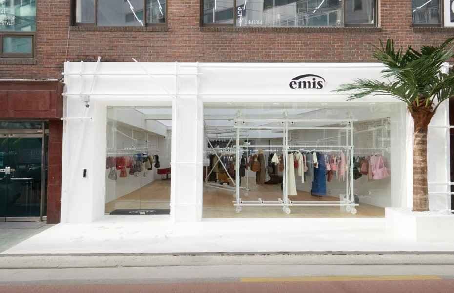 EMIS Flagship Store Seongsu[Tax Refund Shop](이미스 플래그십 스토어 성수)