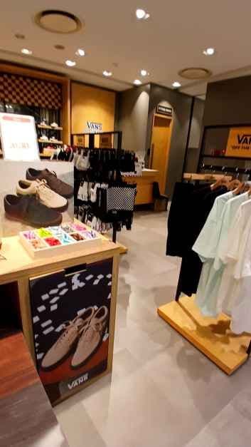 Vans - LOTTE Department Store Konkuk Univ. Star City Branch [Tax Refund Shop] (반스 롯데백화점 건대스타시티점)