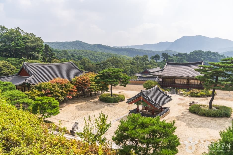 Chungju Seokjongsa Temple (석종사(충주))