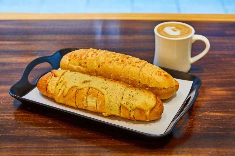 CLB Bakery (씨엘비베이커리)