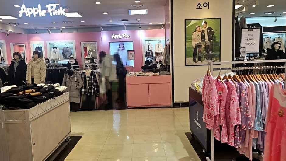 Apple Pink - Newcore Outlet Sanbon Branch [Tax Refund Shop](애플핑크 뉴코아아울렛 산본점)