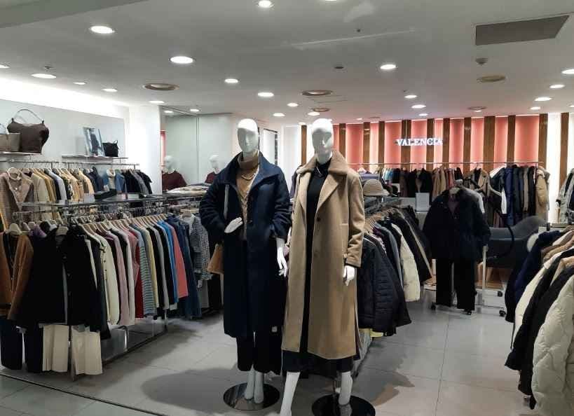 발렌시아 메가마트 엠백화점 춘천점