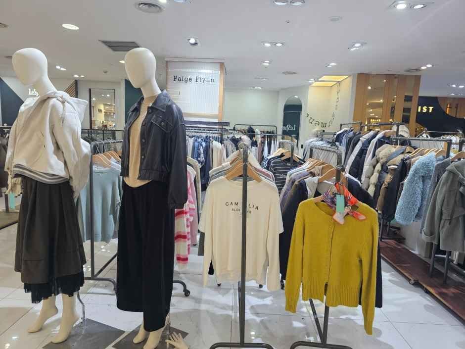 Paige Flynn - MODA Outlet Bupyeong Branch [Tax Refund Shop](페이지플린 모다아울렛 부평점)