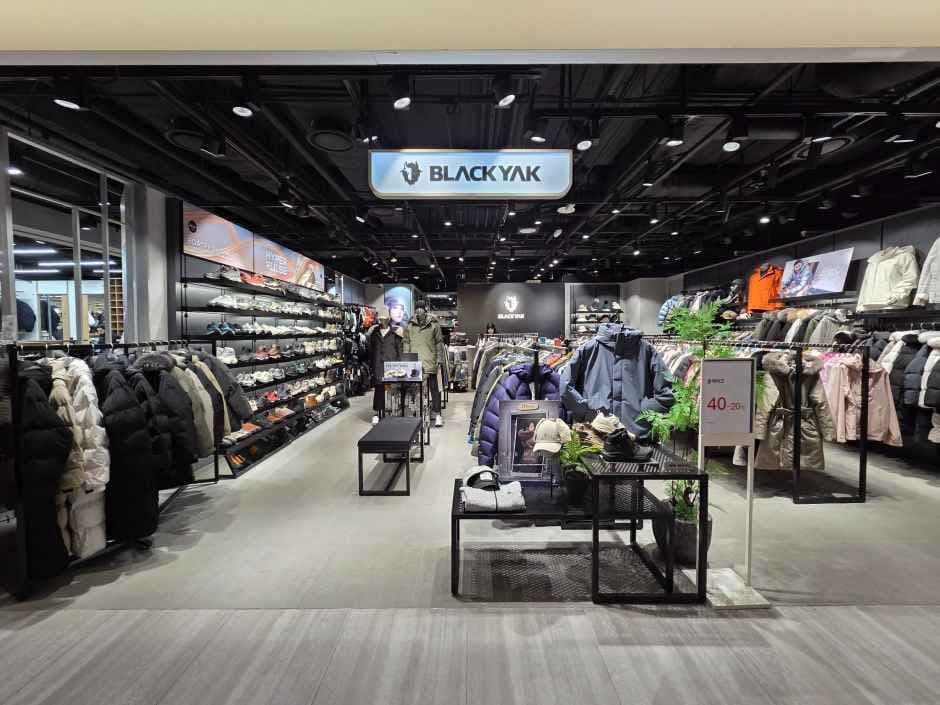 Black Yak - Hyundai Outlets Dongdaemun Branch [Tax Refund Shop](블랙야크 현대아울렛 동대문점)