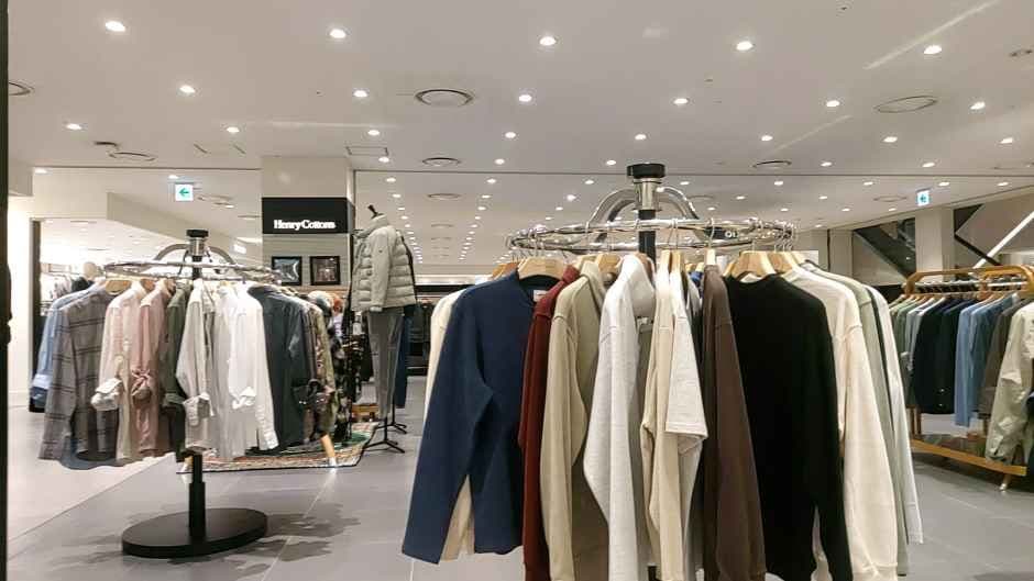 Henry Cotton’s - Lotte Mall Gwangmyeong Branch [Tax Refund Shop] (헨리코튼 롯데몰 광명점)