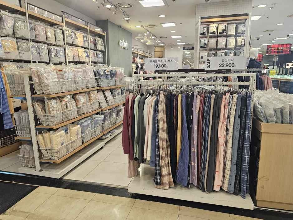 ANYBODY - Newcore Outlet Sanbon Branch [Tax Refund Shop](애니바디 뉴코아아울렛 산본점)