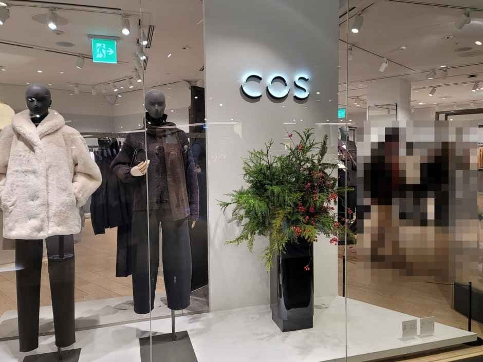 COS 신세계백화점 강남점
