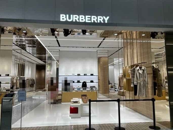 Burberry - LOTTE Department Store Dongtan Branch [Tax Refund Shop] (버버리 롯데백화점 동탄점)