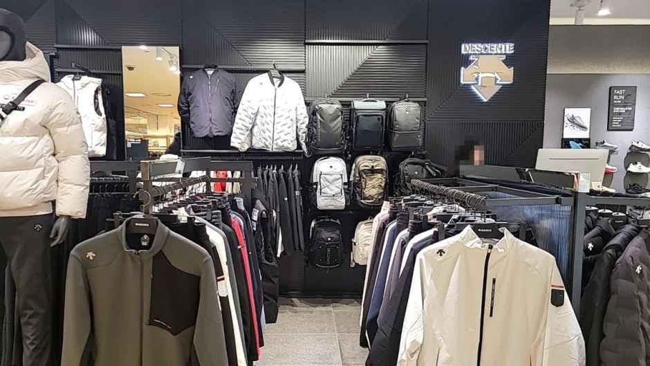 Descente - Shinsegae Masan Branch [Tax Refund Shop](데상트 신세계백화점 마산점)