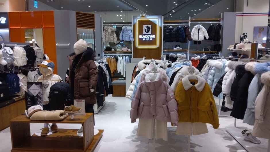 Black Yak Kids - Lotte Department Store Ansan Branch [Tax Refund Shop](블랙야크키즈 롯데백화점 안산점)