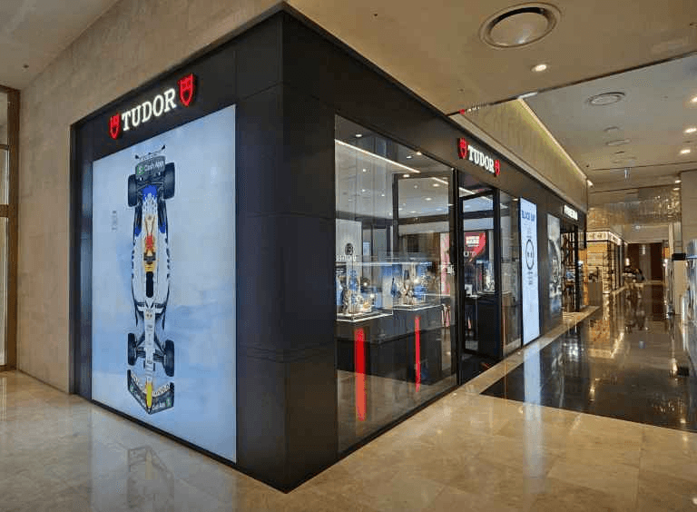 TUDOR - Lotte Department Store Gwangbok Branch [Tax Refund Shop] (튜더 홍보시계 롯데백화점 광복점)