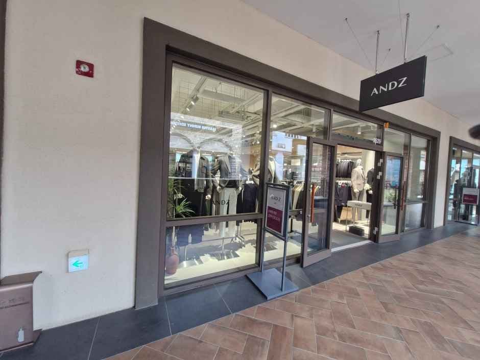 AND Z - Siheung Premium Outlets, Shinsegae Simon Center [Tax Refund Shop] (앤드지 신세계사이먼프리미엄아울렛 시흥점)
