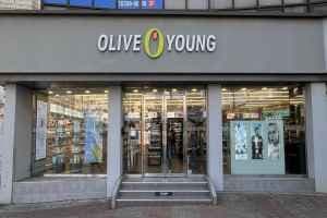 Olive Young - Sangdo Station Branch [Tax Refund Shop](올리브영 상도역점)