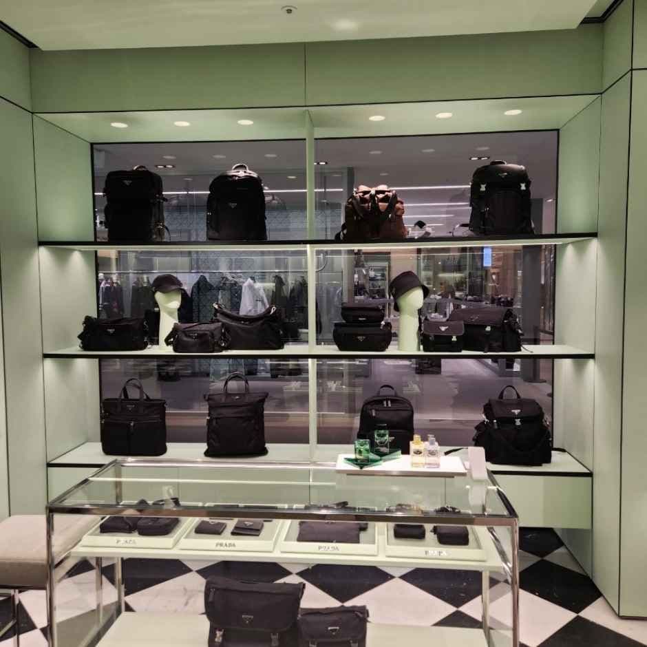Prada - Shinsegae Department Store Centum City Branch [Tax Refund Shop] (프라다 남성 신세계백화점 센텀시티점)