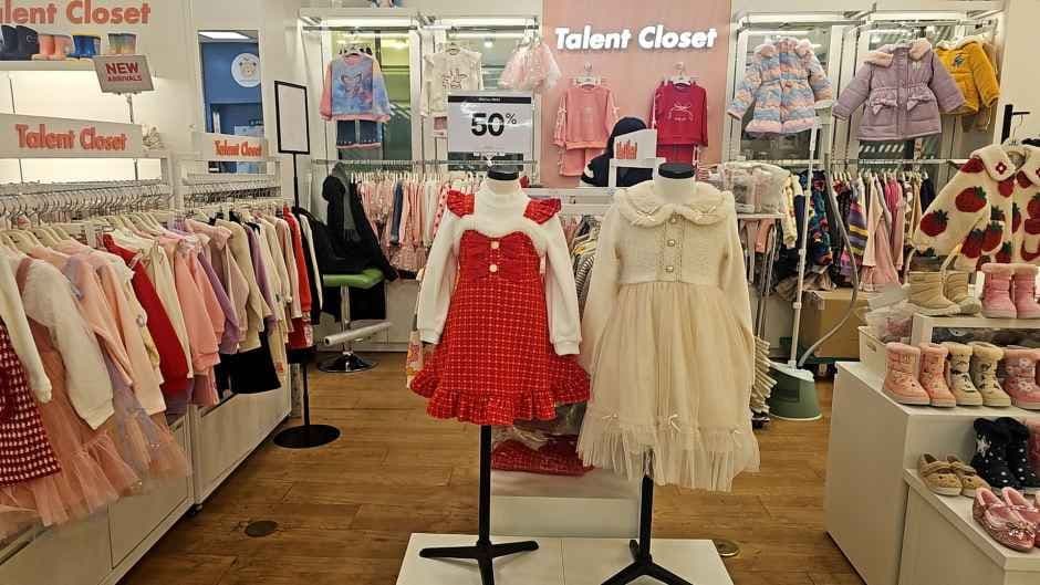 Talent - Newcore Outlet Sanbon Branch [Tax Refund Shop](탤런트 뉴코아아울렛 산본점)