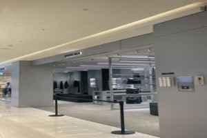 Balenciaga - Hyundai Department Store Apgujeong Main Branch [Tax Refund Shop] (발렌시아가 남성 현대백화점 압구정본점)