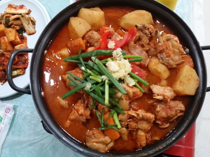 방태산황토펜션식당