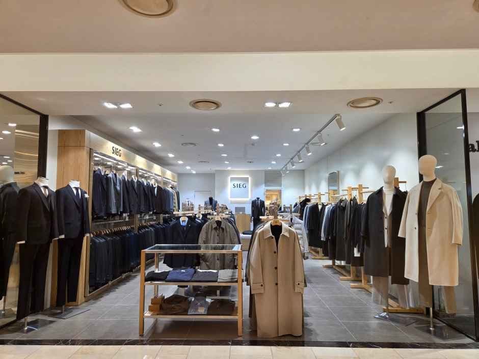 Sieg - Hyundai Department Store - Jungdong Branch [Tax Refund Shop] (지이크 현대백화점 중동점)
